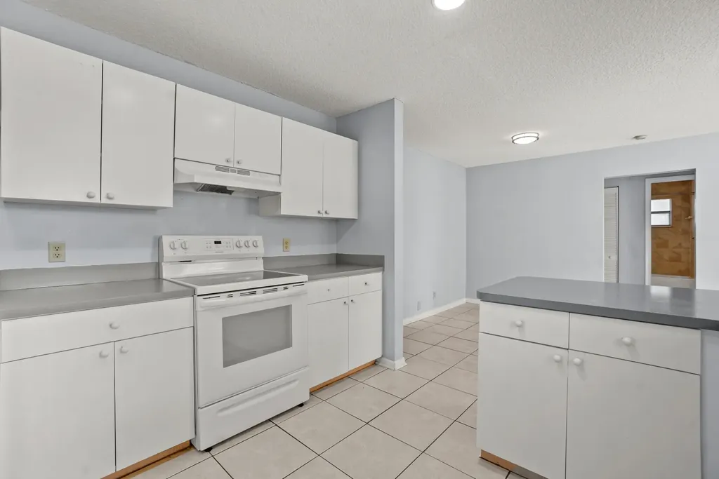 4128 Chestnut Avenue Palm Beach Gardens FL 33410