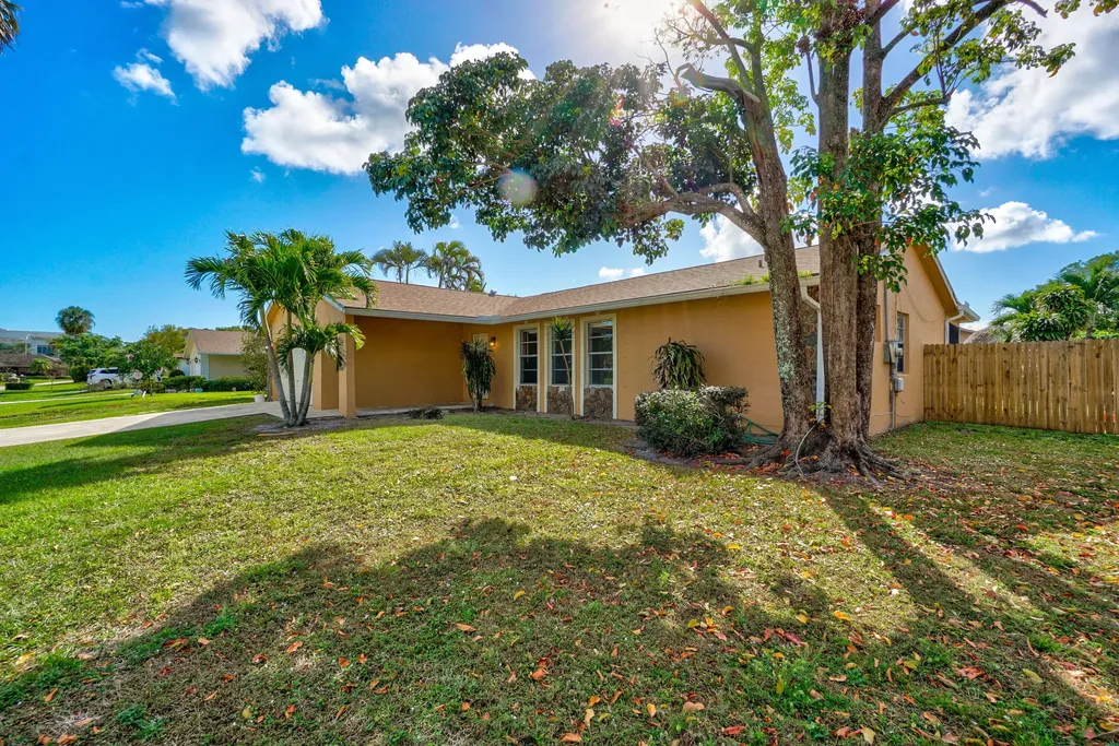 4128 Chestnut Avenue Palm Beach Gardens FL 33410