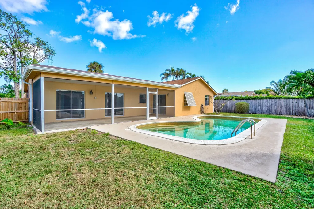 4128 Chestnut Avenue Palm Beach Gardens FL 33410