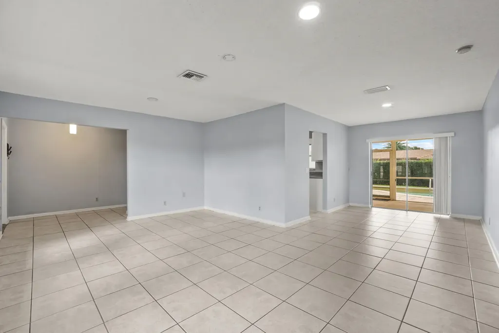 4128 Chestnut Avenue Palm Beach Gardens FL 33410