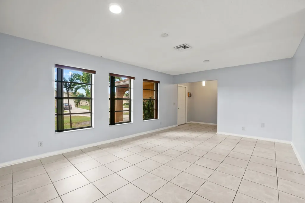 4128 Chestnut Avenue Palm Beach Gardens FL 33410