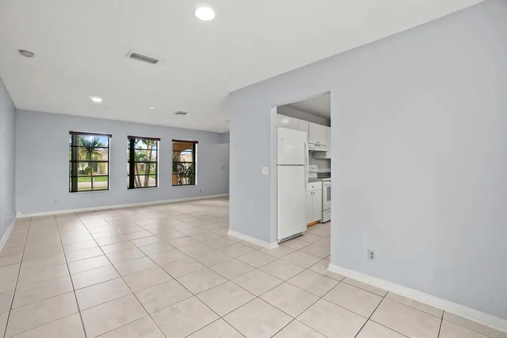 4128 Chestnut Avenue Palm Beach Gardens FL 33410