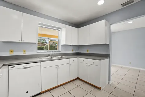 4128 Chestnut Avenue Palm Beach Gardens FL 33410