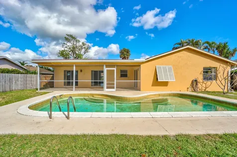 4128 Chestnut Avenue Palm Beach Gardens FL 33410