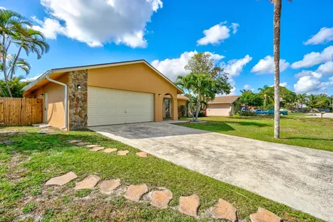 4128 Chestnut Avenue Palm Beach Gardens FL 33410