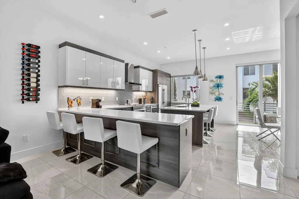 4021 NW 18th Way Boca Raton FL 33431