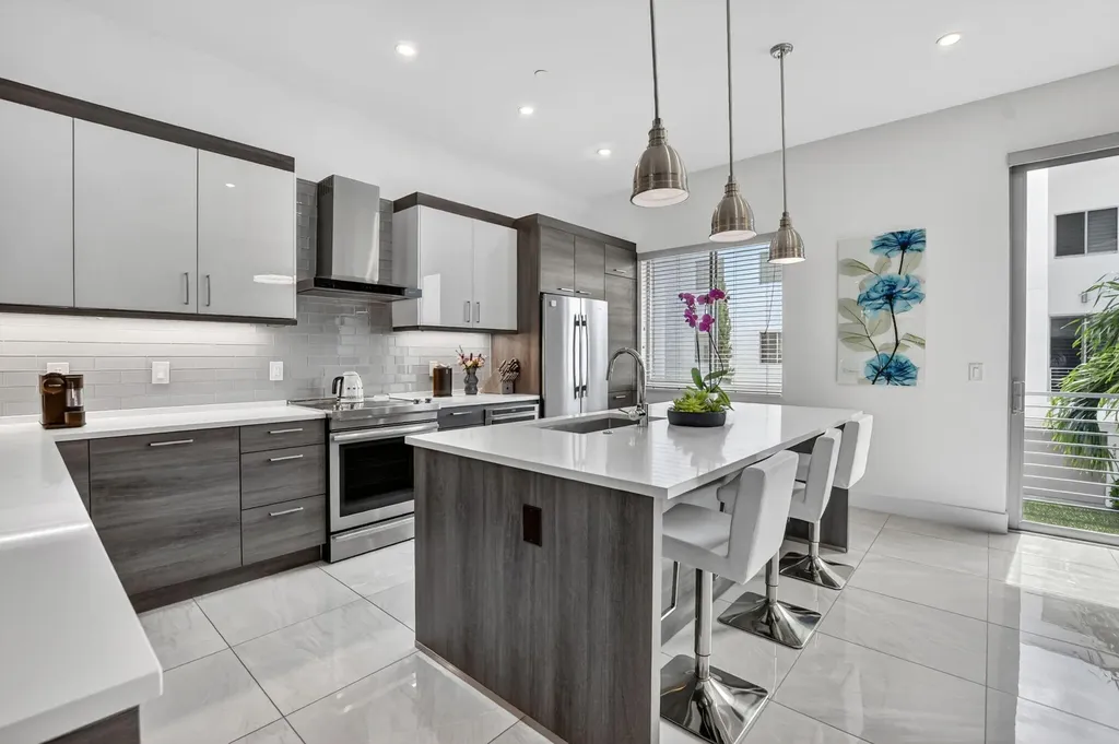 4021 NW 18th Way Boca Raton FL 33431