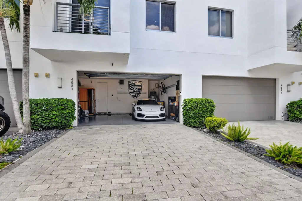4021 NW 18th Way Boca Raton FL 33431