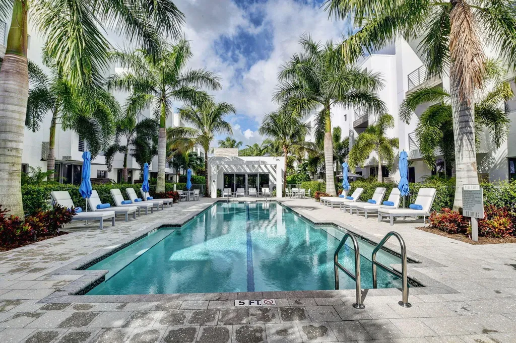 4021 NW 18th Way Boca Raton FL 33431