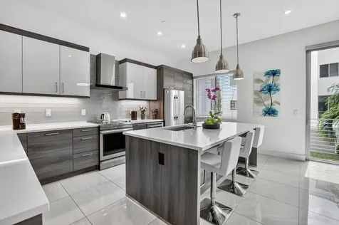 4021 NW 18th Way Boca Raton FL 33431