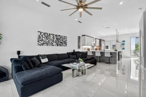 4021 NW 18th Way Boca Raton FL 33431