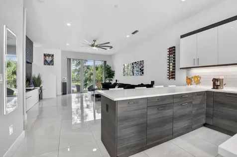 4021 NW 18th Way Boca Raton FL 33431