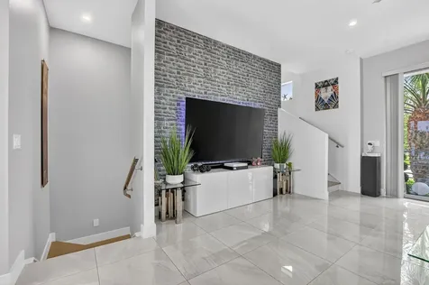 4021 NW 18th Way Boca Raton FL 33431