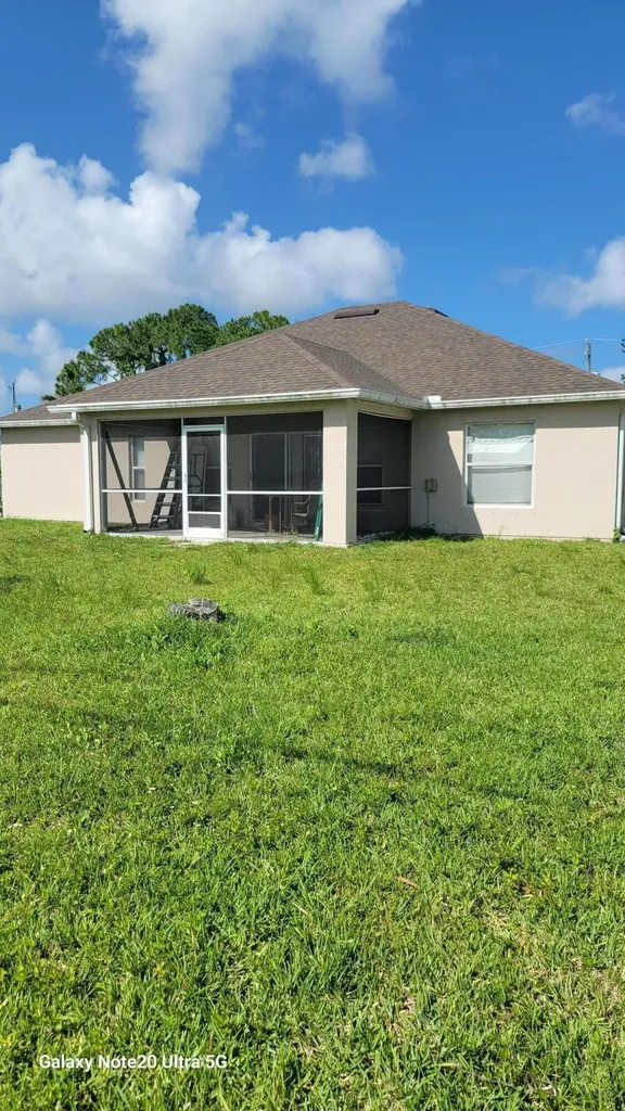 1386 SE Proctor Lane Port St Lucie FL 34983