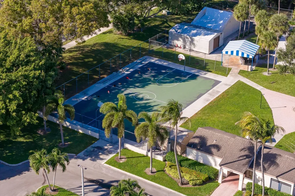 4772 NW 22nd Street Coconut Creek FL 33063