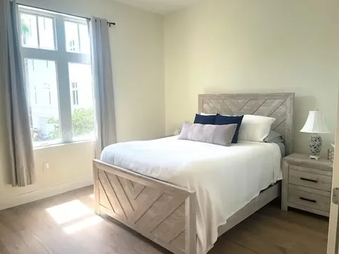 184 Lake Drive Palm Beach Shores FL 33404