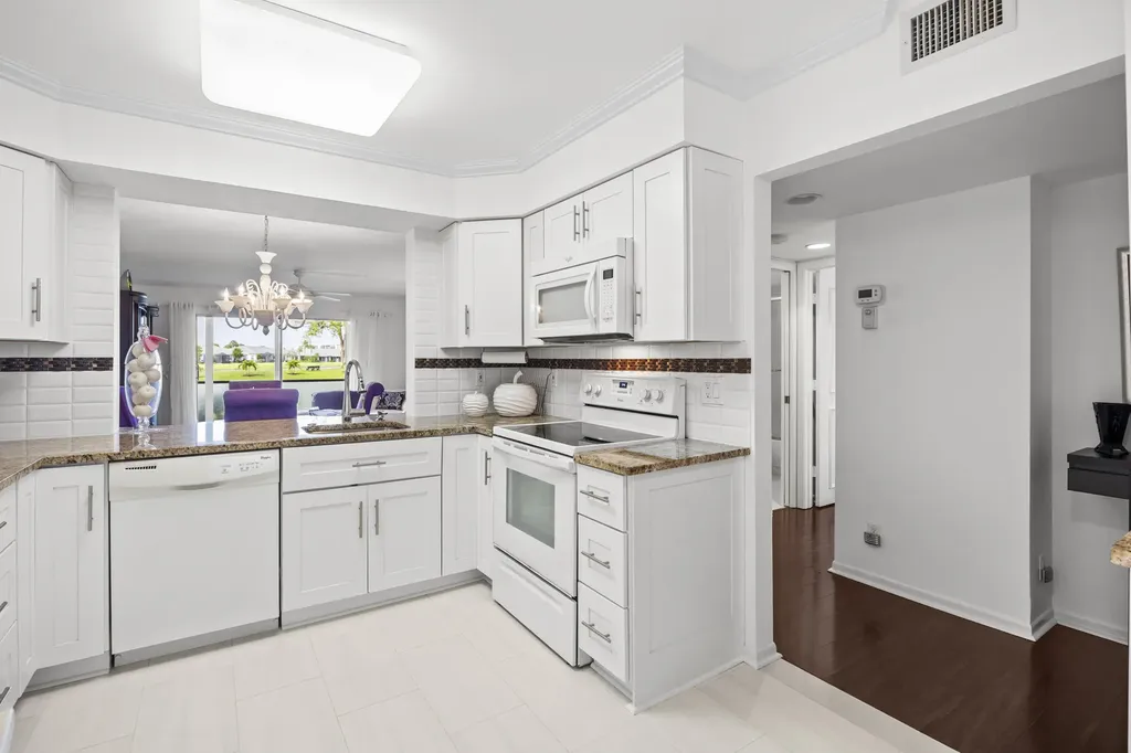 7146 Huntington Lane Delray Beach FL 33446
