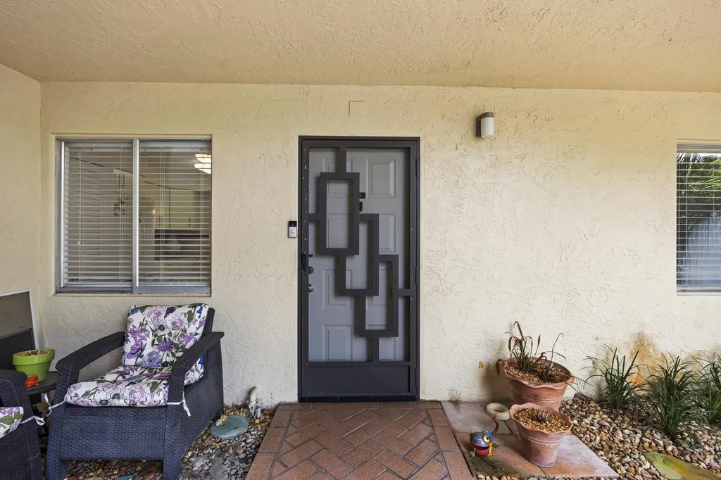 7146 Huntington Lane Delray Beach FL 33446