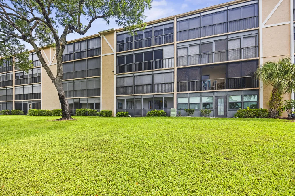 7146 Huntington Lane Delray Beach FL 33446