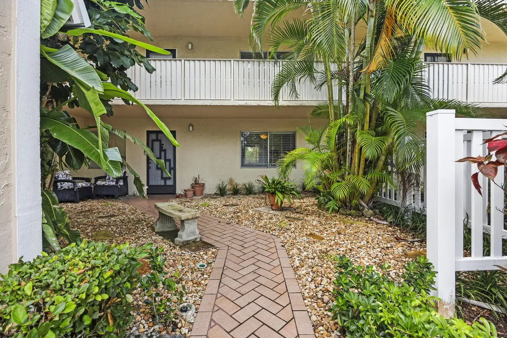 7146 Huntington Lane Delray Beach FL 33446