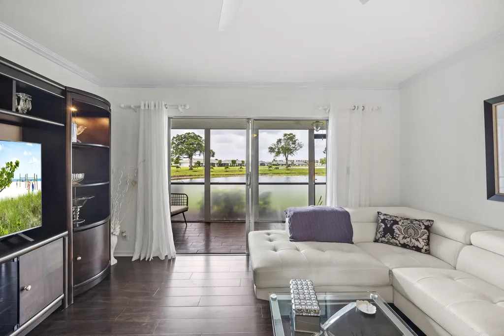 7146 Huntington Lane Delray Beach FL 33446