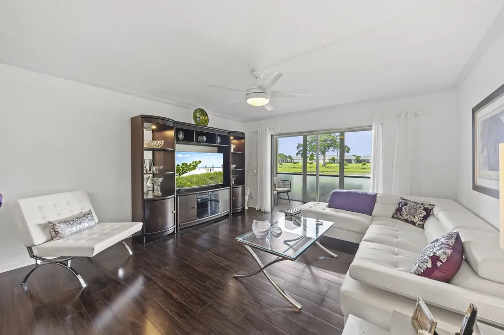 7146 Huntington Lane Delray Beach FL 33446