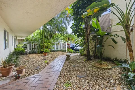 7146 Huntington Lane Delray Beach FL 33446