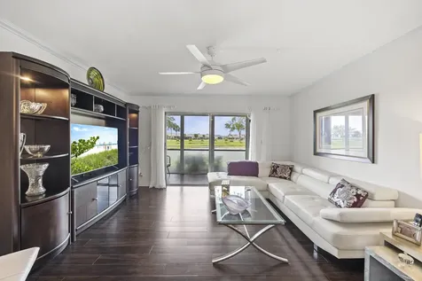 7146 Huntington Lane Delray Beach FL 33446