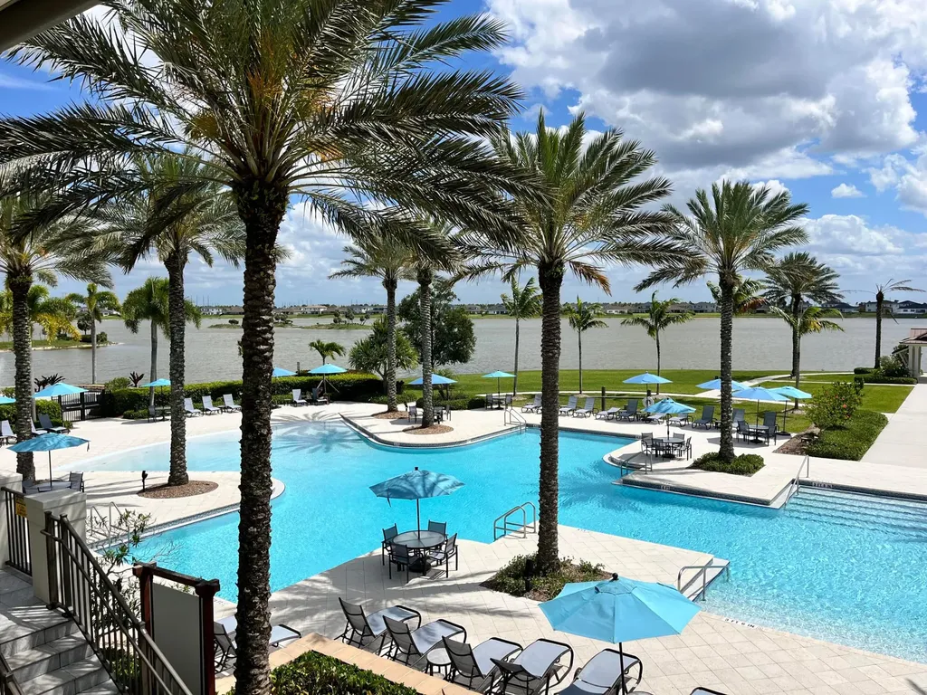 686 Hookline Circle Loxahatchee FL 33470