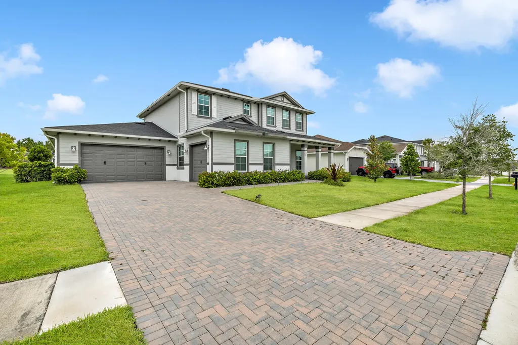 686 Hookline Circle Loxahatchee FL 33470