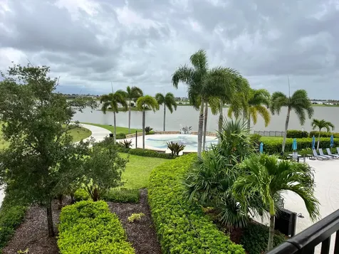 686 Hookline Circle Loxahatchee FL 33470