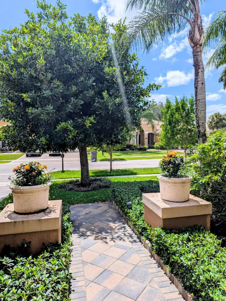 10640 Oak Meadow Lane Lake Worth FL 33449
