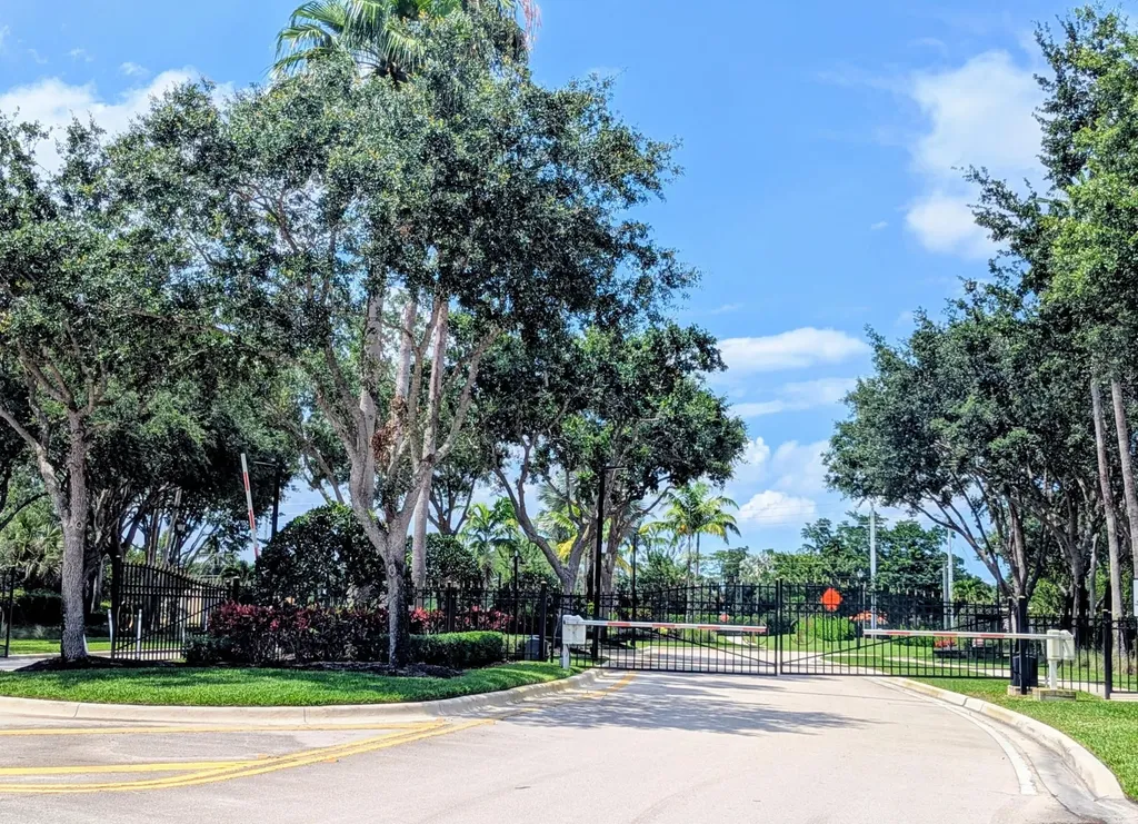 10640 Oak Meadow Lane Lake Worth FL 33449