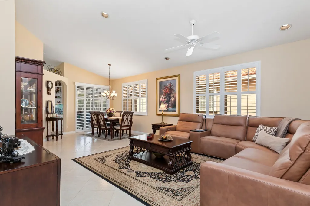 6698 Vía Roma Delray Beach FL 33446