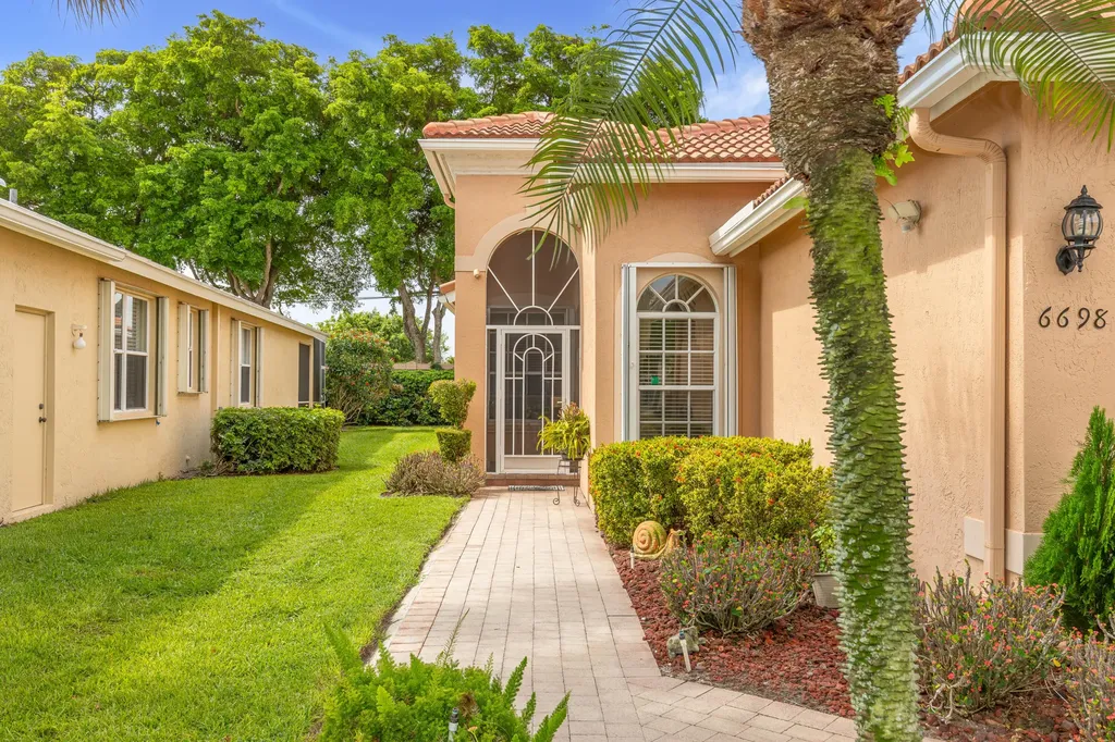 6698 Vía Roma Delray Beach FL 33446