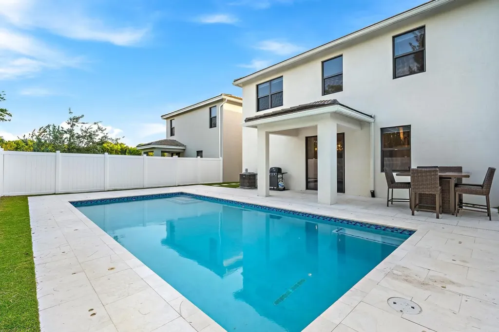 18452 Glenstone Street Jupiter FL 33458
