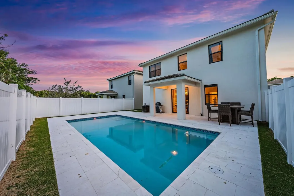 18452 Glenstone Street Jupiter FL 33458