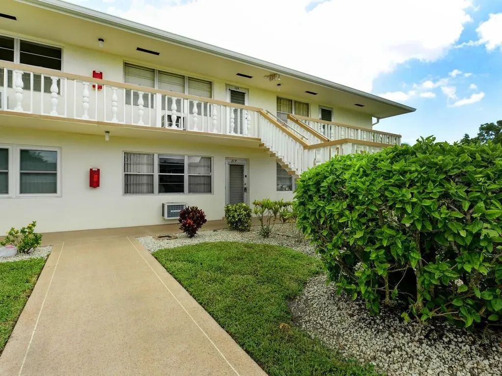 317 Northampton P West Palm Beach FL 33417