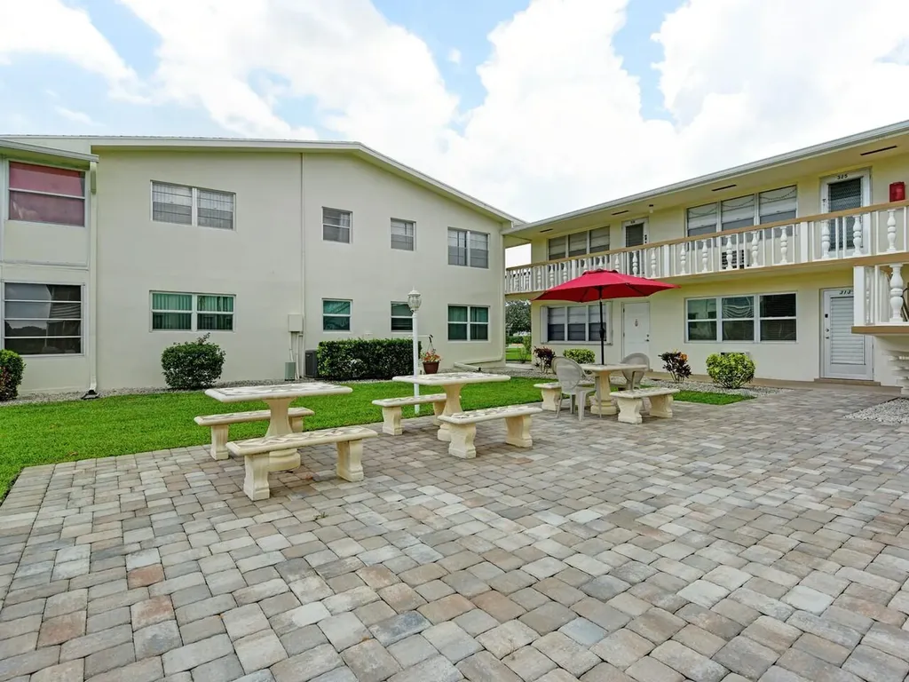 317 Northampton P West Palm Beach FL 33417