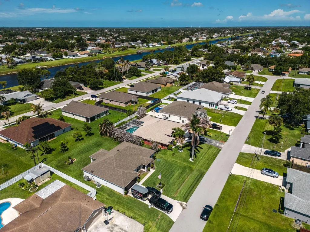 1541 SW Underwood Avenue Port St Lucie FL 34953