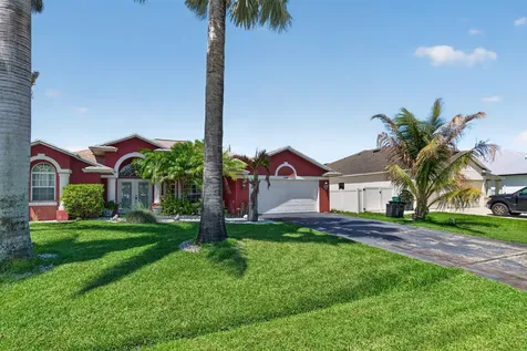 1541 SW Underwood Avenue Port St Lucie FL 34953