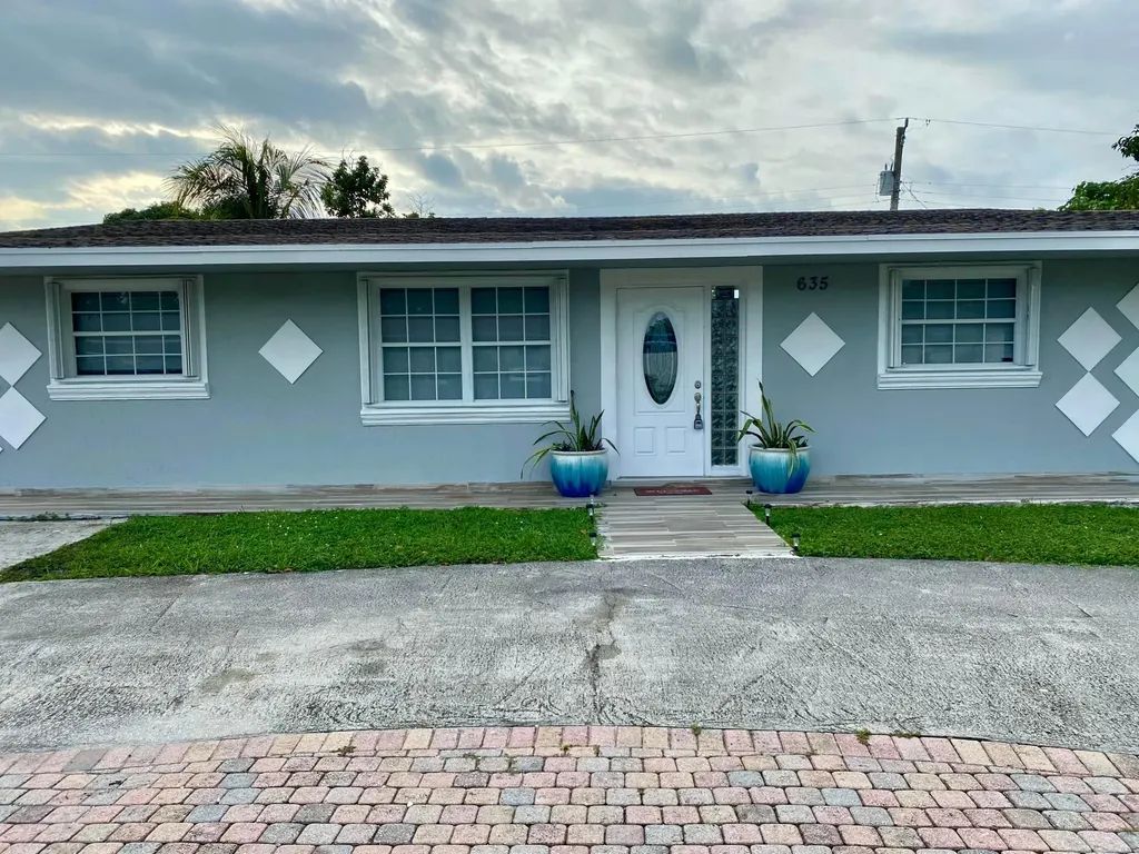 635 Casper Avenue West Palm Beach FL 33413