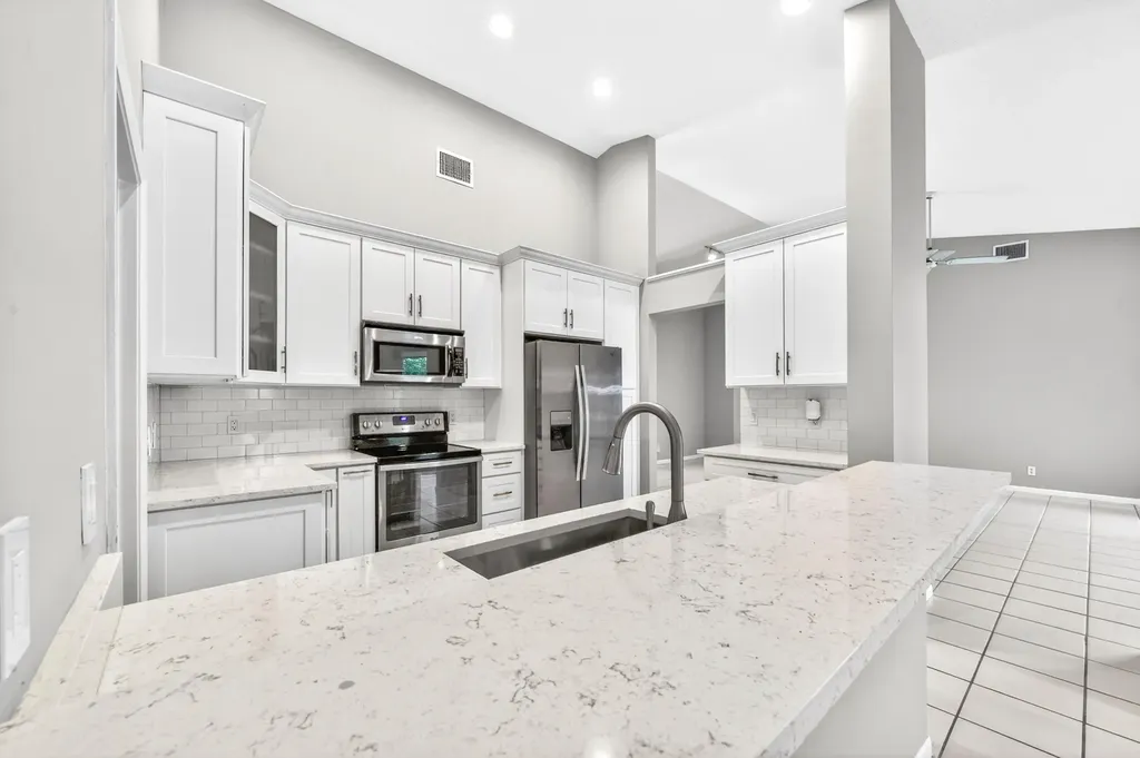 17212 Balboa Point Way Boca Raton FL 33487