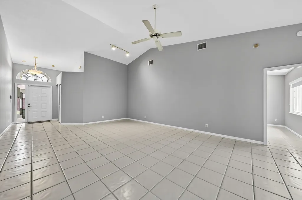 17212 Balboa Point Way Boca Raton FL 33487