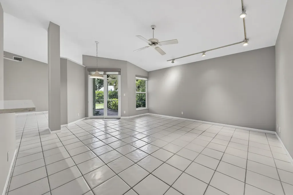 17212 Balboa Point Way Boca Raton FL 33487