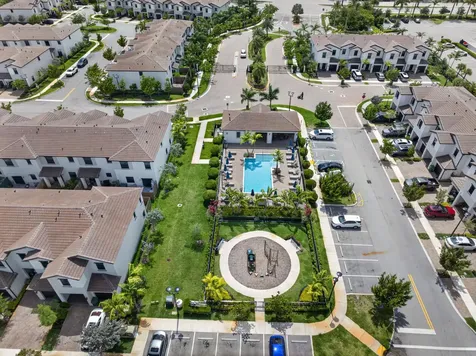 223 SW 159th Terrace Pembroke Pines FL 33027