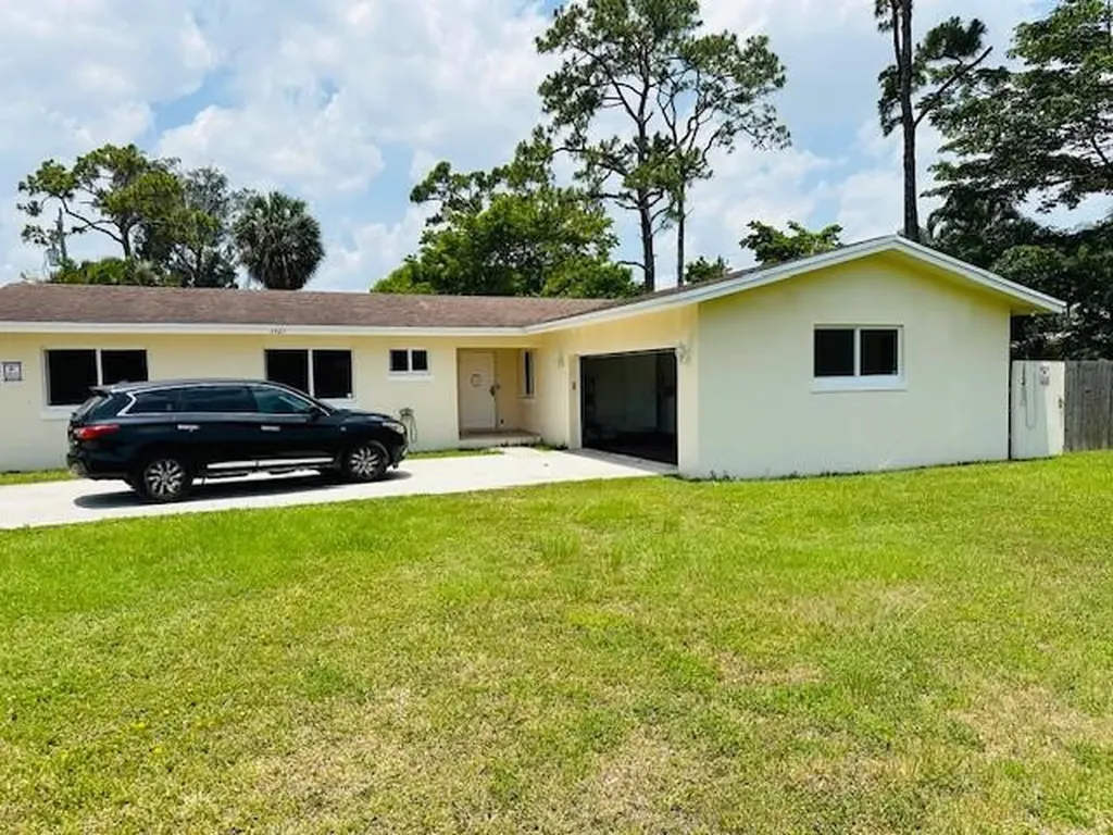 3421 Helena Drive Lake Worth FL 33461