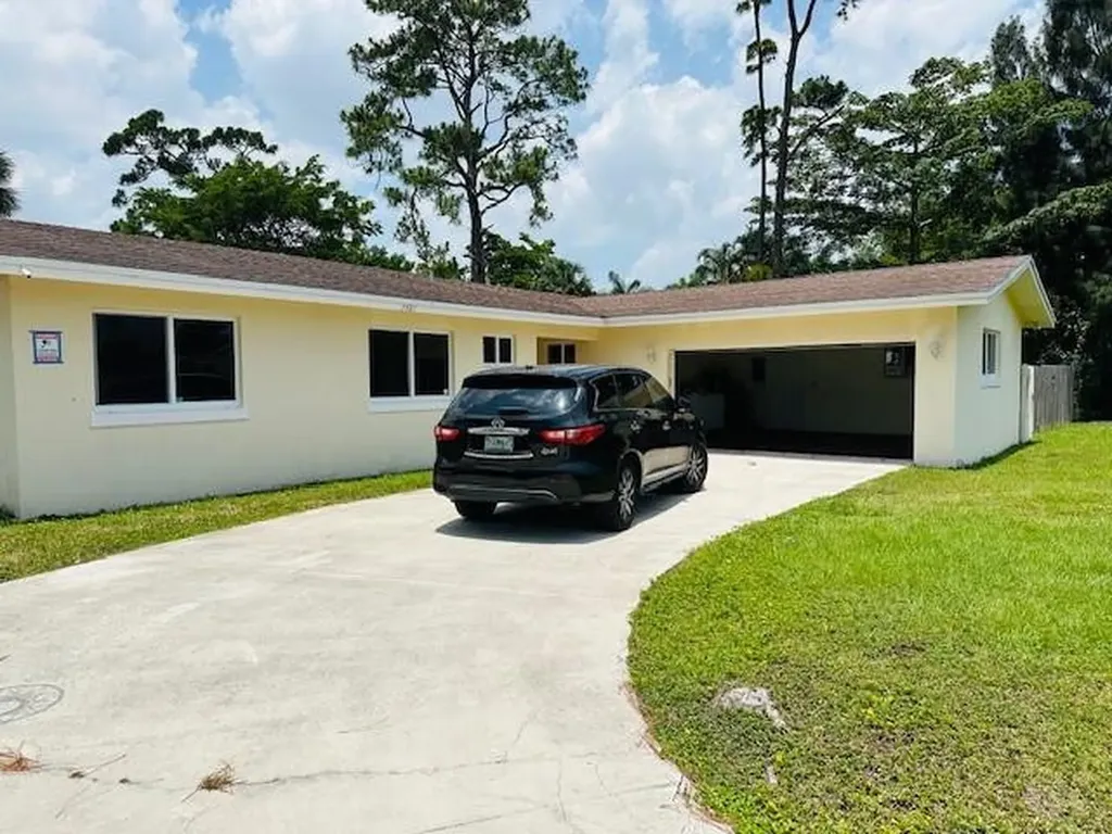 3421 Helena Drive Lake Worth FL 33461