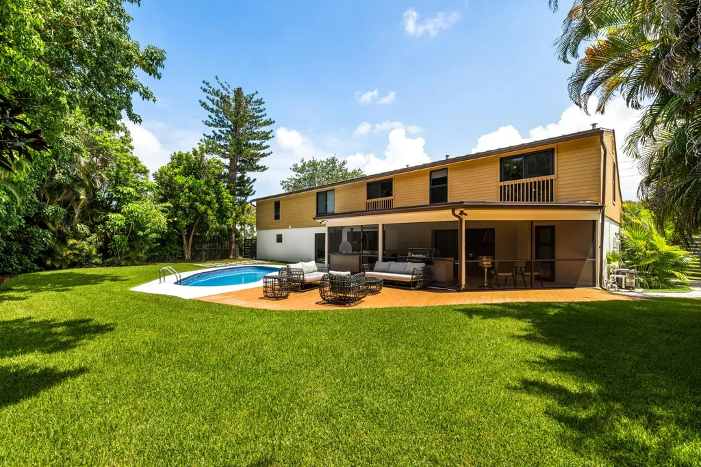 Tequesta FL, 342 Fairway W
