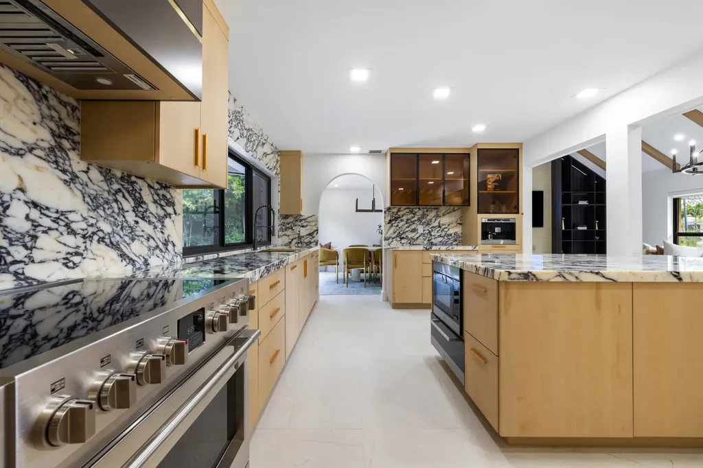 342 Fairway W Tequesta FL 33469